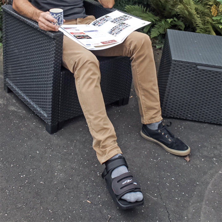 Chaussure postopératoire DonJoy Podaheel pour la décharge du talon