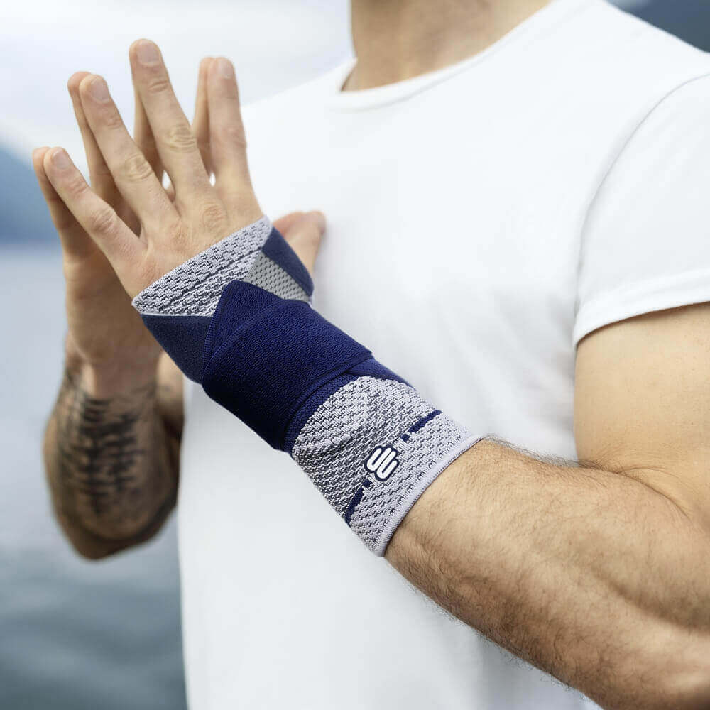 Bauerfeind ManuTrain dynamic wrist support