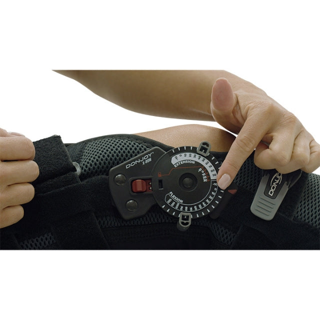 DonJoy Playmaker II X-ROM adjustable hinged knee brace